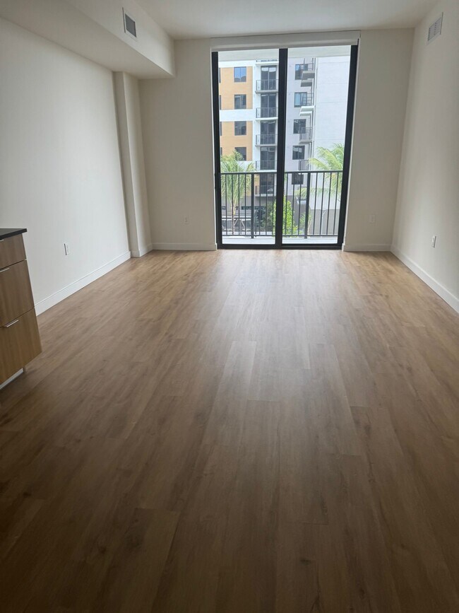 Foto del edificio - 979 E 29th St
