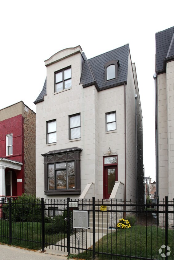 Building Photo - 4401 S Lake Park Ave