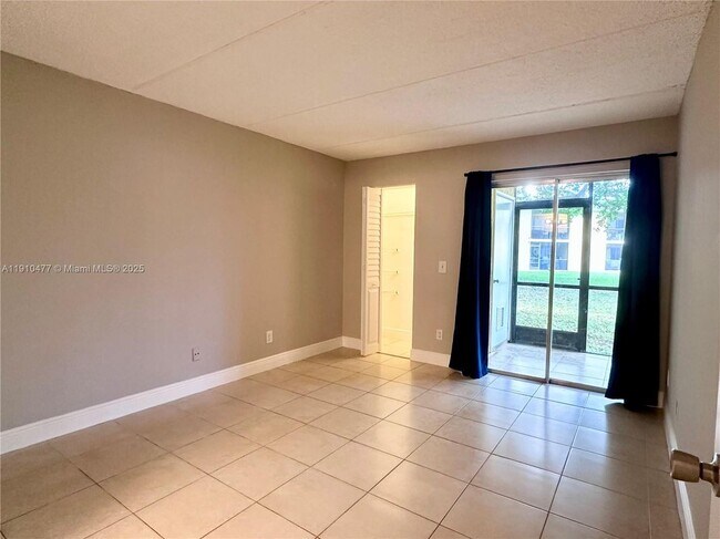 Foto del edificio - 105 Meadows Cir