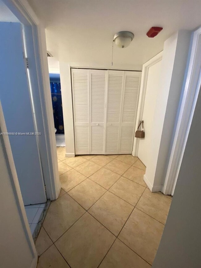 Foto del edificio - 310 Fontainebleau Blvd
