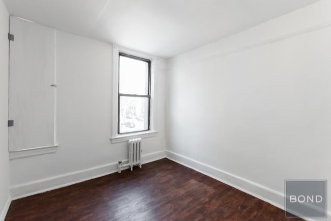 Building Photo - 372 8th Ave