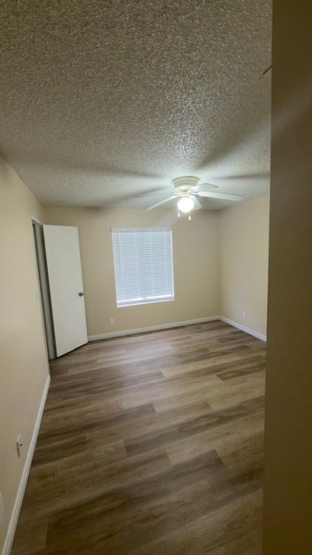 Foto del edificio - 2200 S Fort Apache Rd