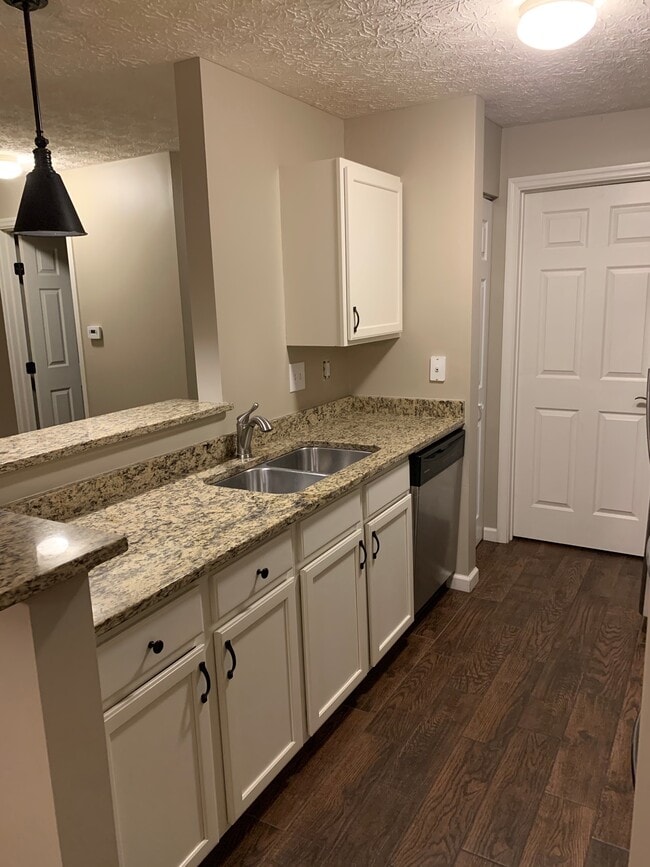 Building Photo - 6767 Meadow Creek Dr