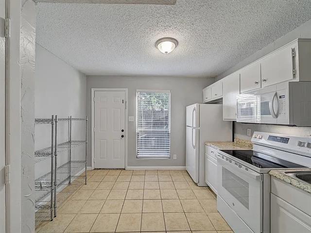 Foto del edificio - 1901 Kingswood Ct