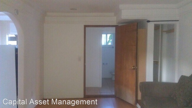 Building Photo - 946 Miramar Dr