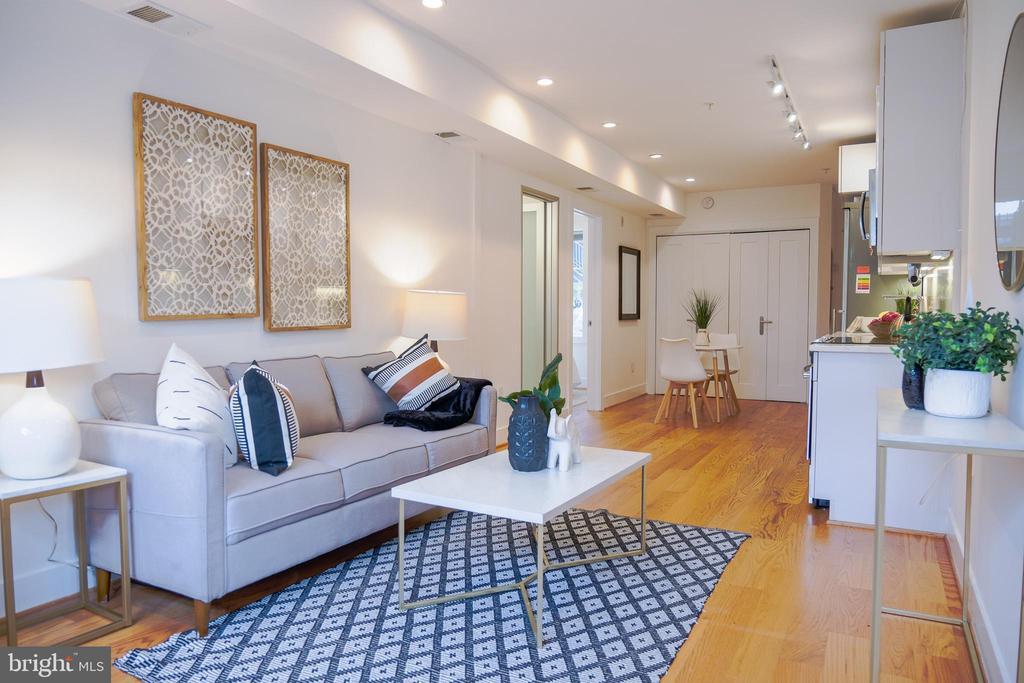 Foto principal - 1209 G St SE