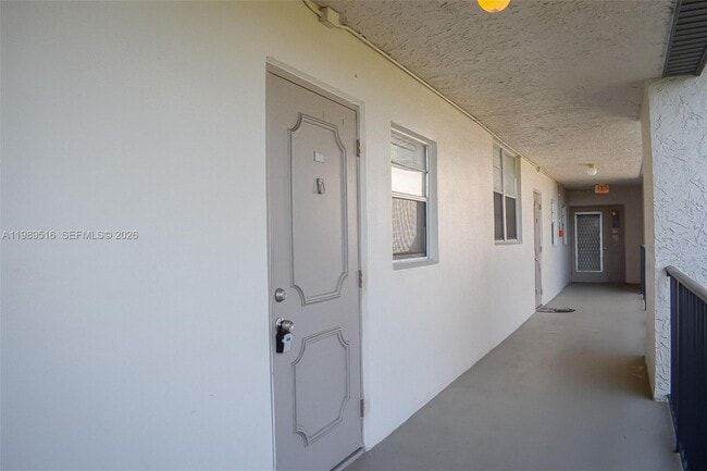 Foto del edificio - 9230 Lagoon Pl