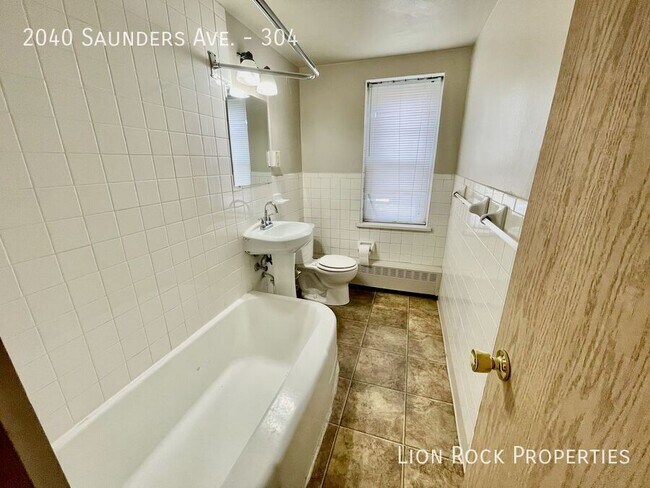 Foto del edificio - 2040 W Saunders Ave