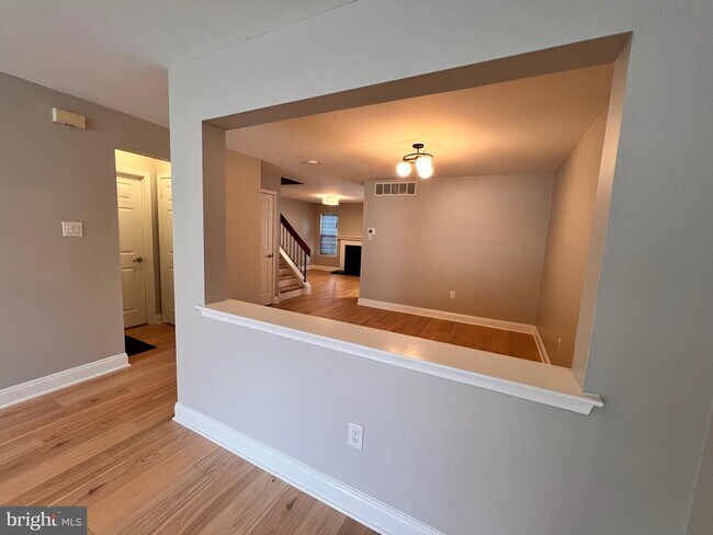 Building Photo - 104 Quince Cir