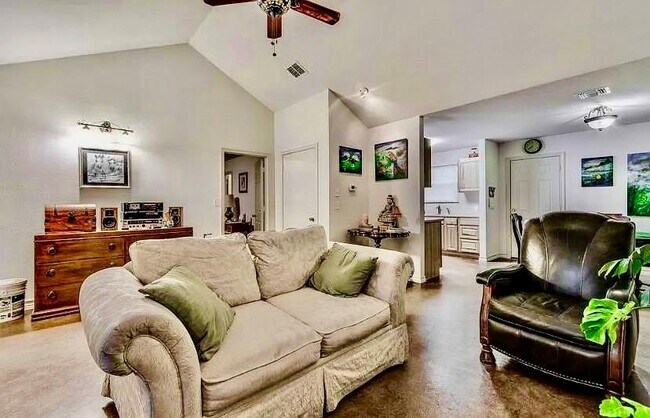 Foto del edificio - 10012 Little Creek Cir