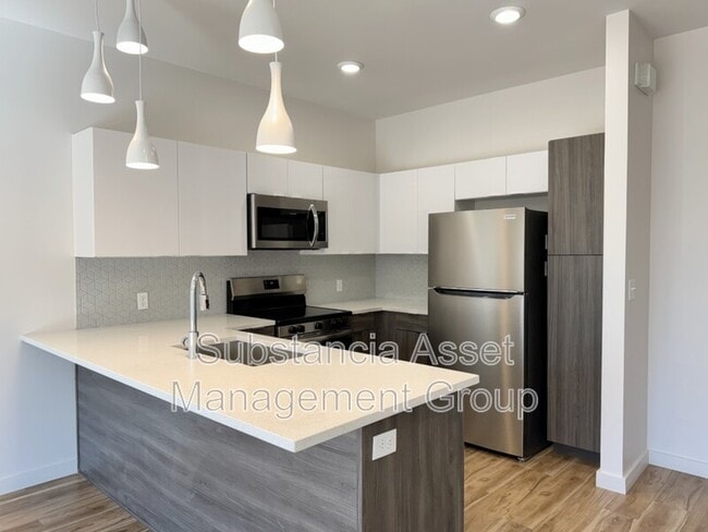 Building Photo - 1653 Midtown Pl