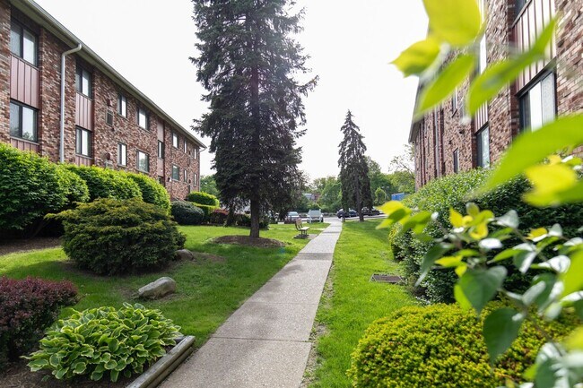 Foto del interior - Edgewood Court Apartments