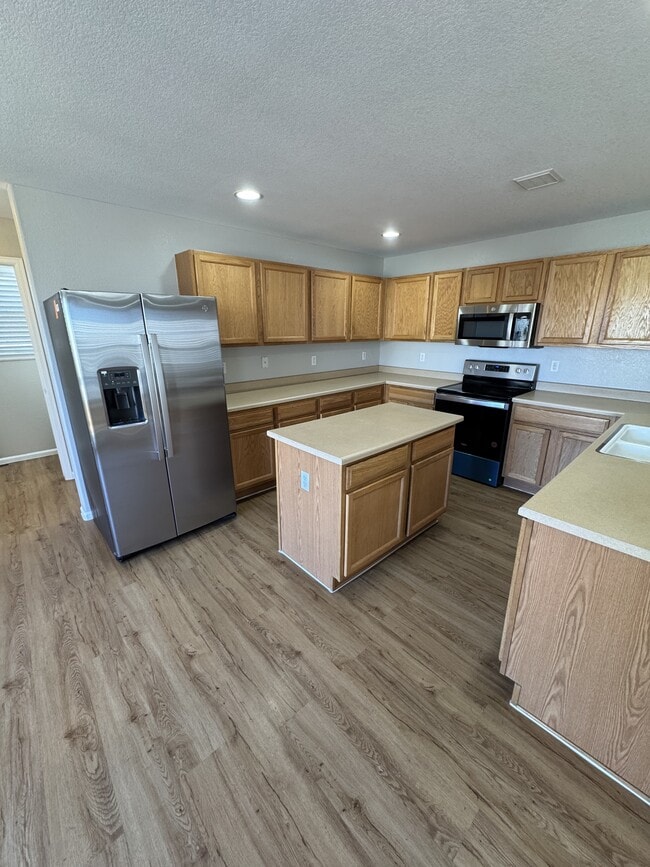 Building Photo - 1416 S Ensenada St