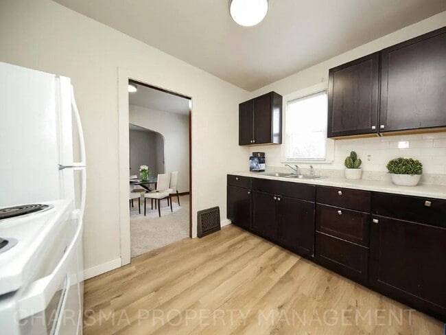 Foto del edificio - 1330 W 14th St