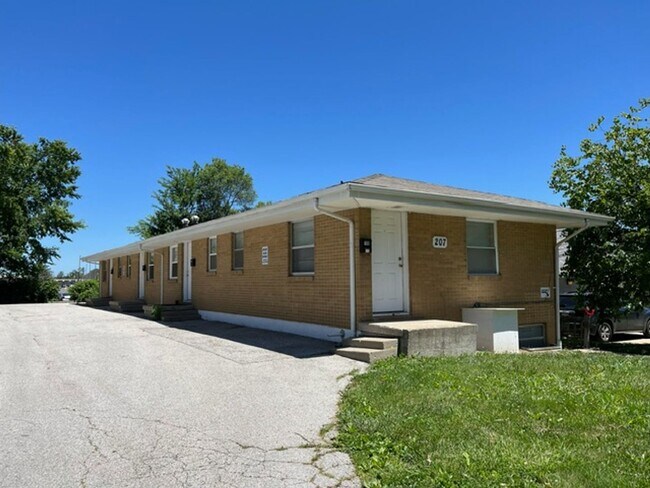 Foto del edificio - 207 Highview Ave