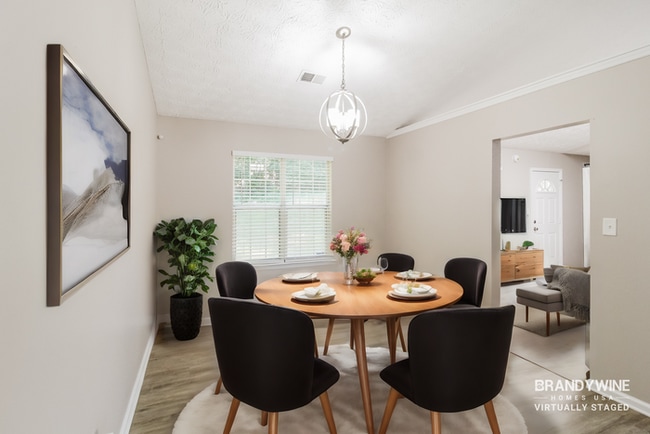 Building Photo - 5867 Bellingrath Way