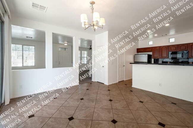 Building Photo - 2715 S Cupertino Dr