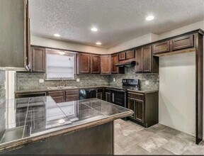 Building Photo - 309 Kimberly Ln