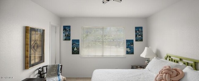 Building Photo - 351 Thunderbird Dr