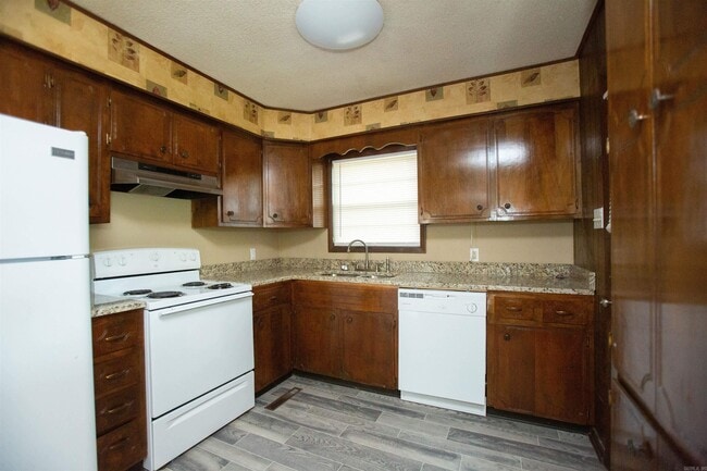 Building Photo - 512 Braden St