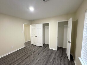 Building Photo - 6337 Mountain Pines Ln