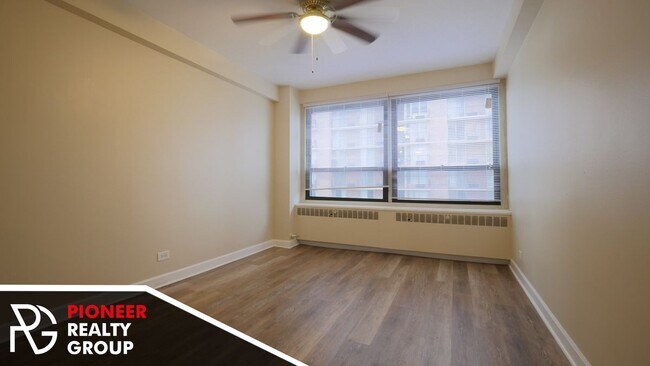 Foto del edificio - 4180 N Marine Dr