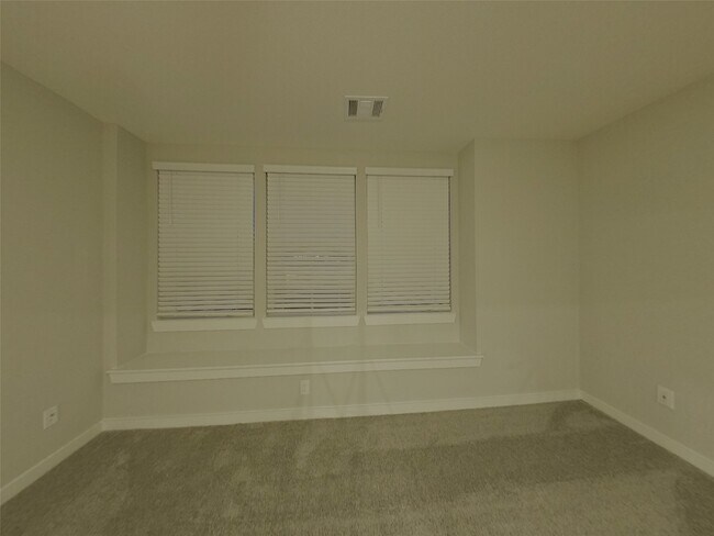 Building Photo - 4922 San Fabiano Ct