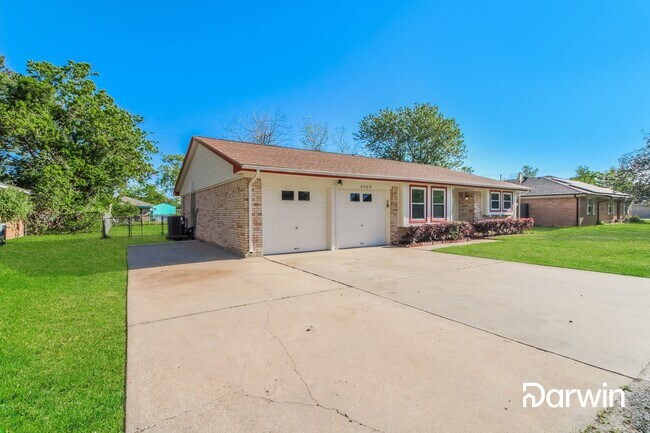 Building Photo - 4509 37th Street, Dickinson, TX 77539