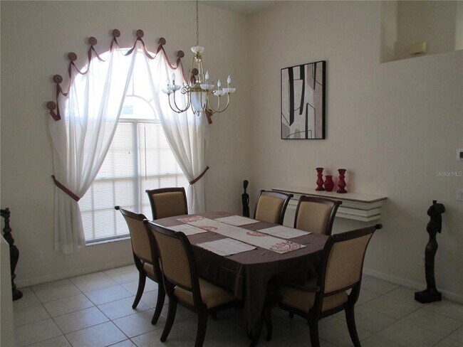 Foto del edificio - 23404 Peachland Blvd