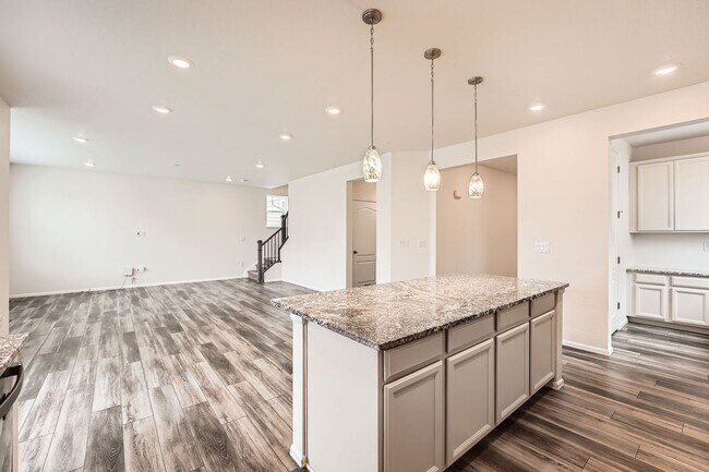 Building Photo - Beautiful 3 Bedroom Home in the desirable ...