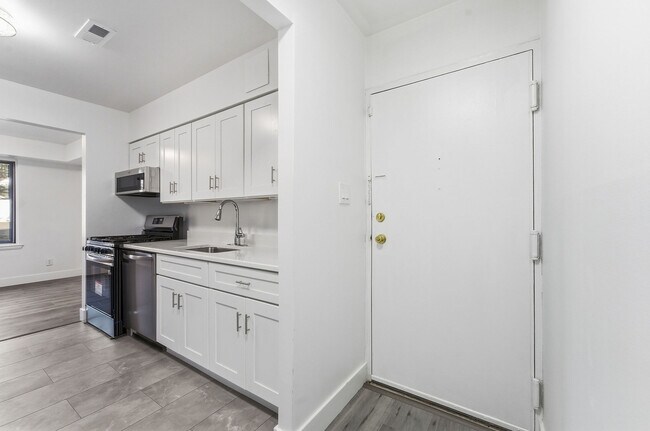 Foto del edificio - 113 Echelon Rd