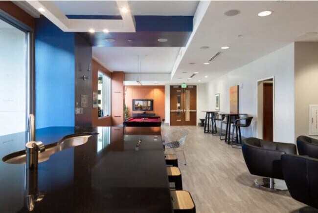 Foto del edificio - 415 S Mint St