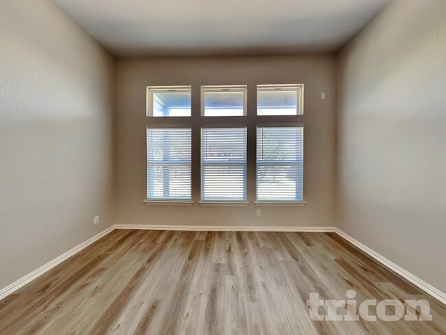 Foto del edificio - 7950 Headwaters Trail