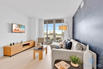 Building Photo - 2602 E Hallandale Beach Blvd