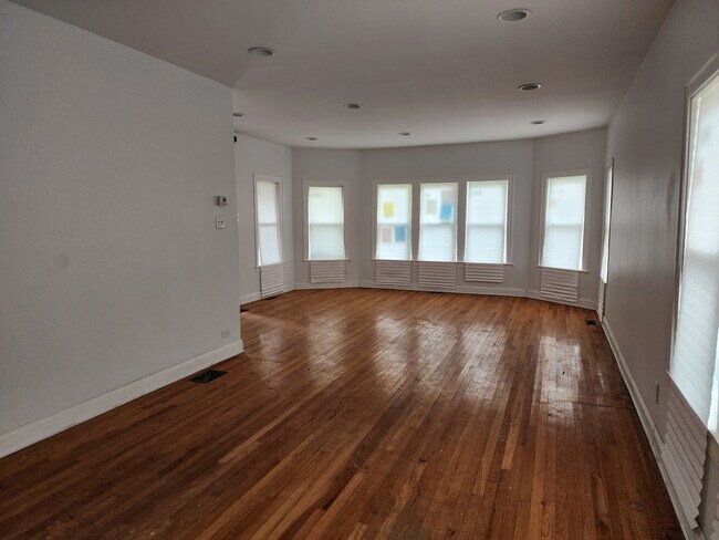 Building Photo - 319 Bellwood Ave