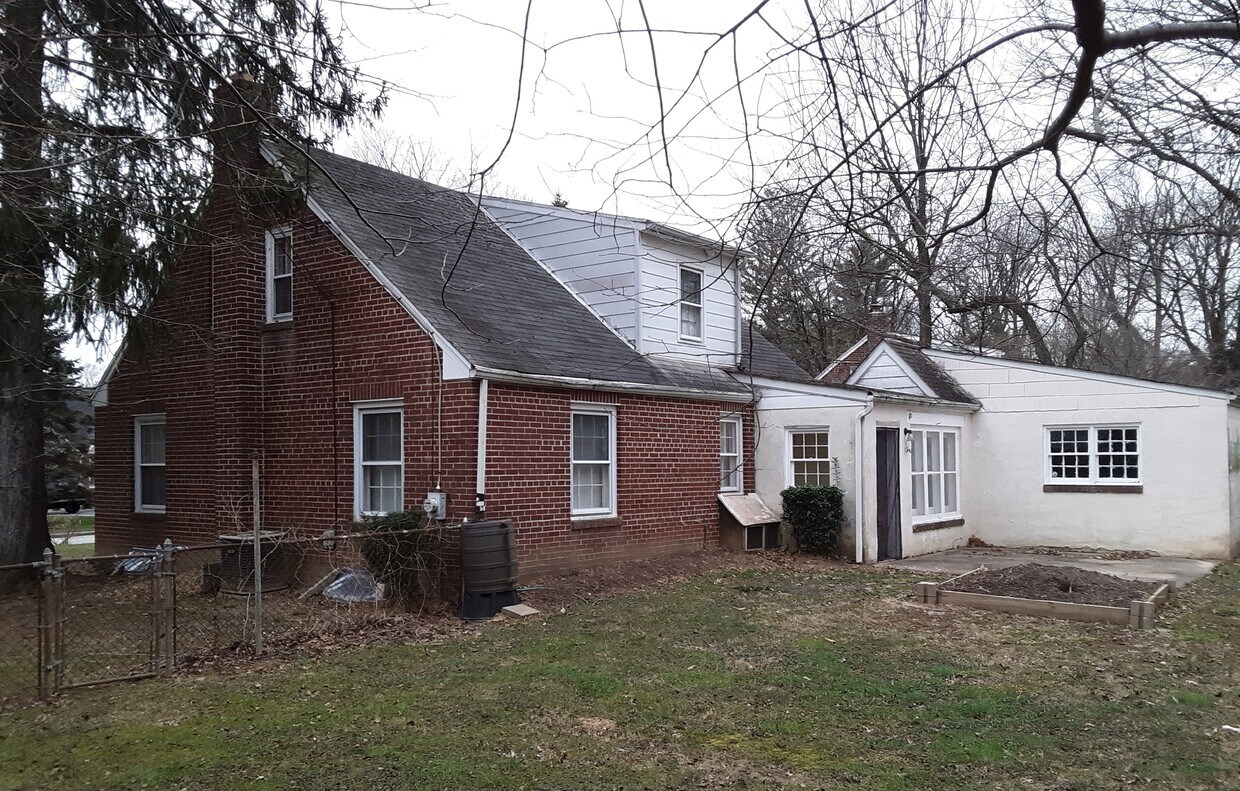 Backyard Patio and AC - 385 McMull Dr