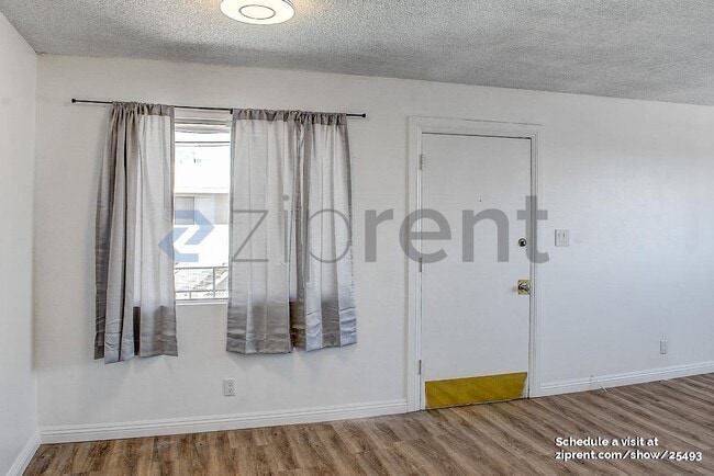 Building Photo - 204 Orland St