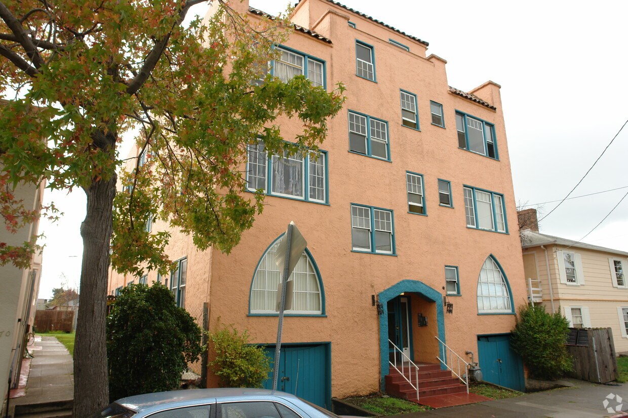 Foto principal - 1360 Berkeley Way