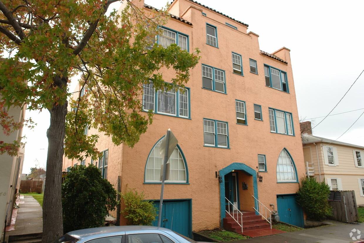 Primary Photo - 1360 Berkeley Way