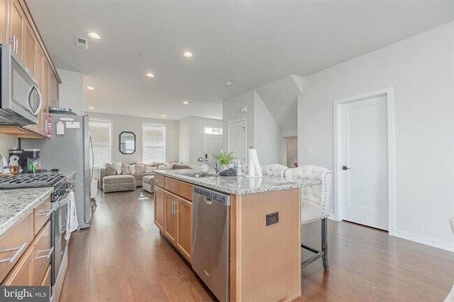 Building Photo - 802 Hoopes Ln