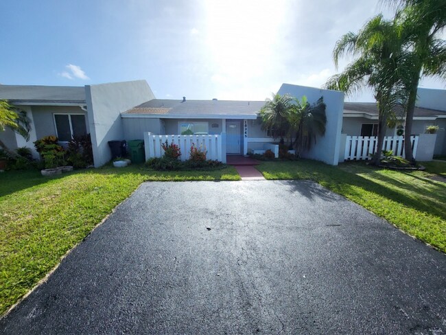 Foto del edificio - 10345 SW 209th Ln