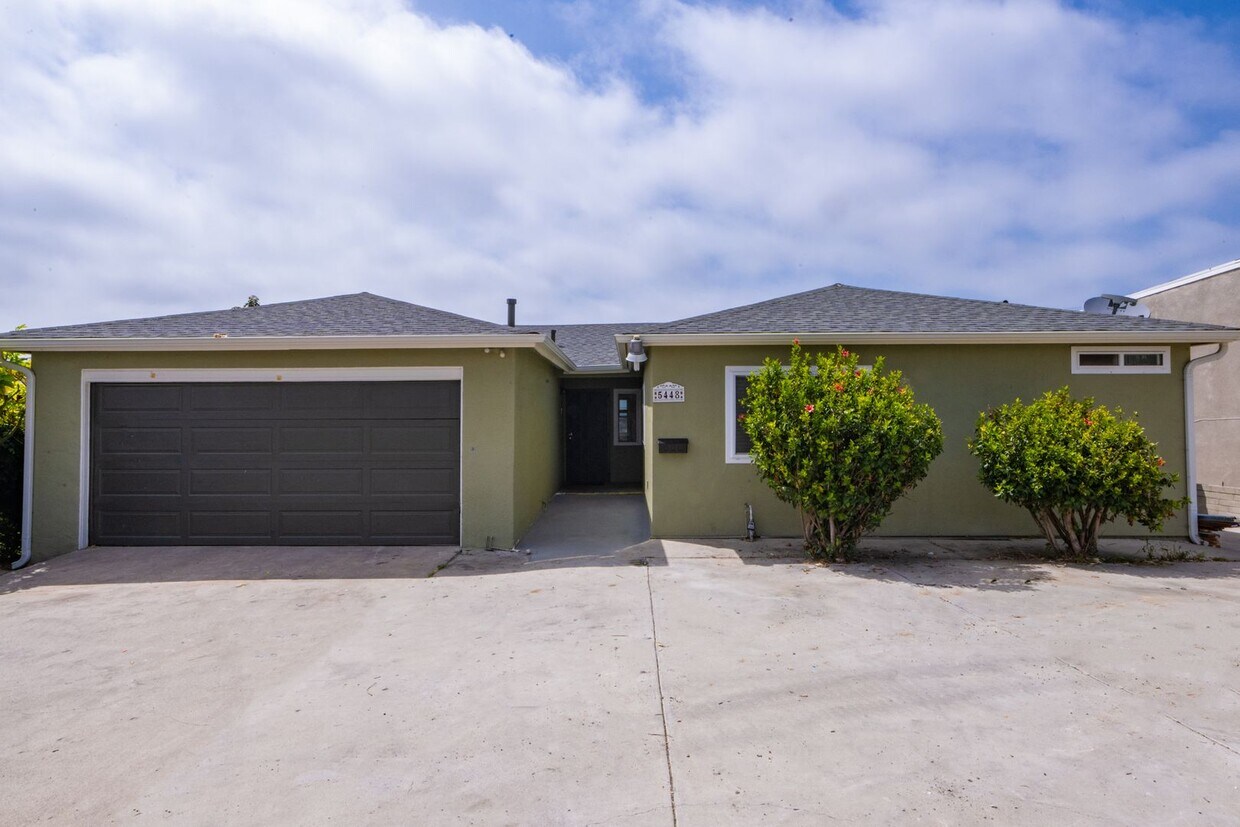 5448 Encina Dr Unit 5448 Encina Dr A, San Diego, CA 92114 Room for