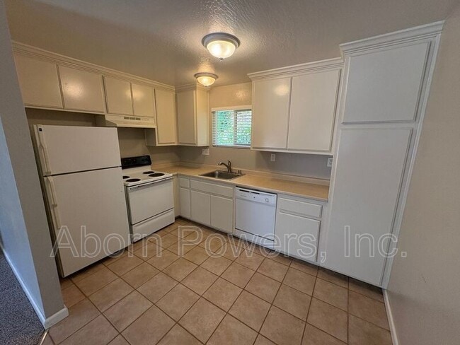 Building Photo - 2760 Coloma St