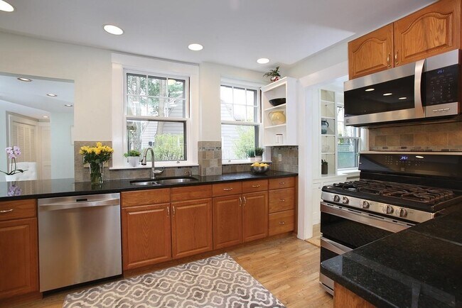 Building Photo - 56 Alban Rd
