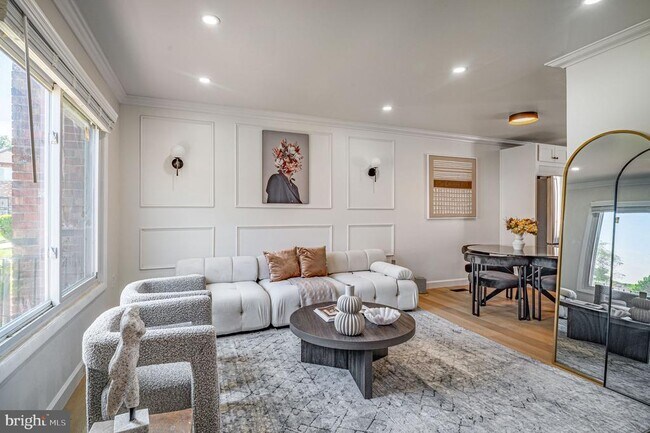 Foto del edificio - 1325 Barnaby Terrace SE