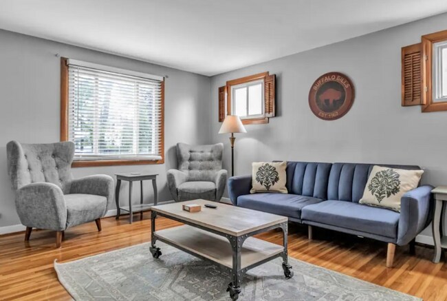 Foto del edificio - 37 Redmond Ave