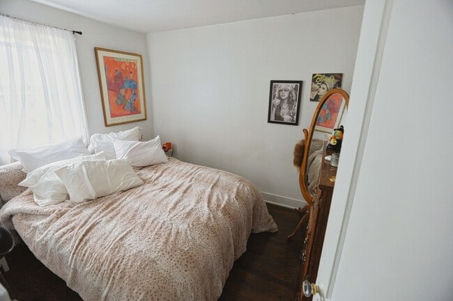 Foto del edificio - 826 Pennoyer Ave