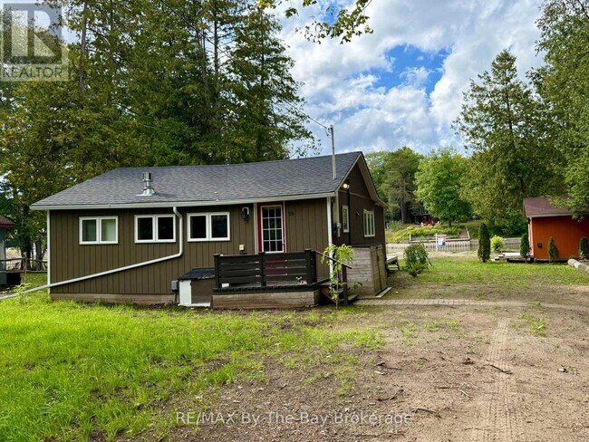 Photo du bâtiment - 578 Oxbow Park Dr
