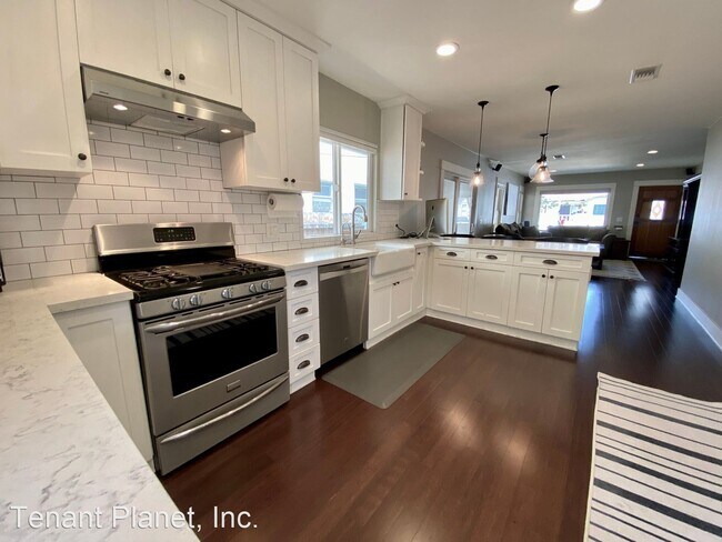 Foto del edificio - 2 br, 2 bath House - 1164 E Appleton St