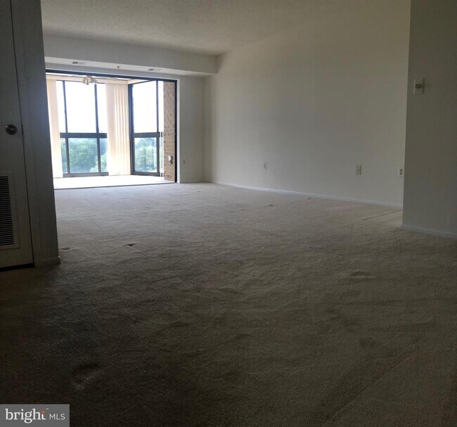 Building Photo - 3330 N LEISURE WORLD Blvd